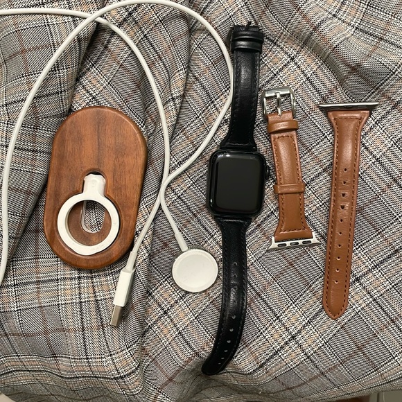Apple Watch - Picture 1 of 6